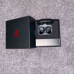 NEW Geekee Wireless Headphones